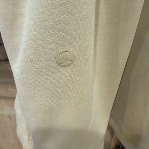 Lululemon Women's Beige Jacket - Picture 2 of 2